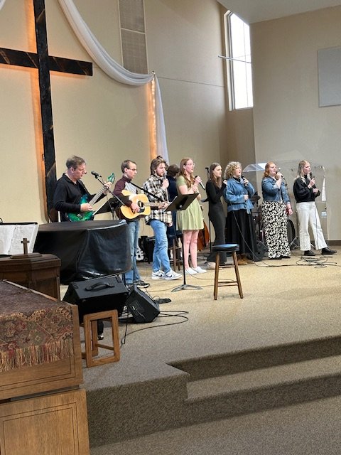 Leading-Church-Worship